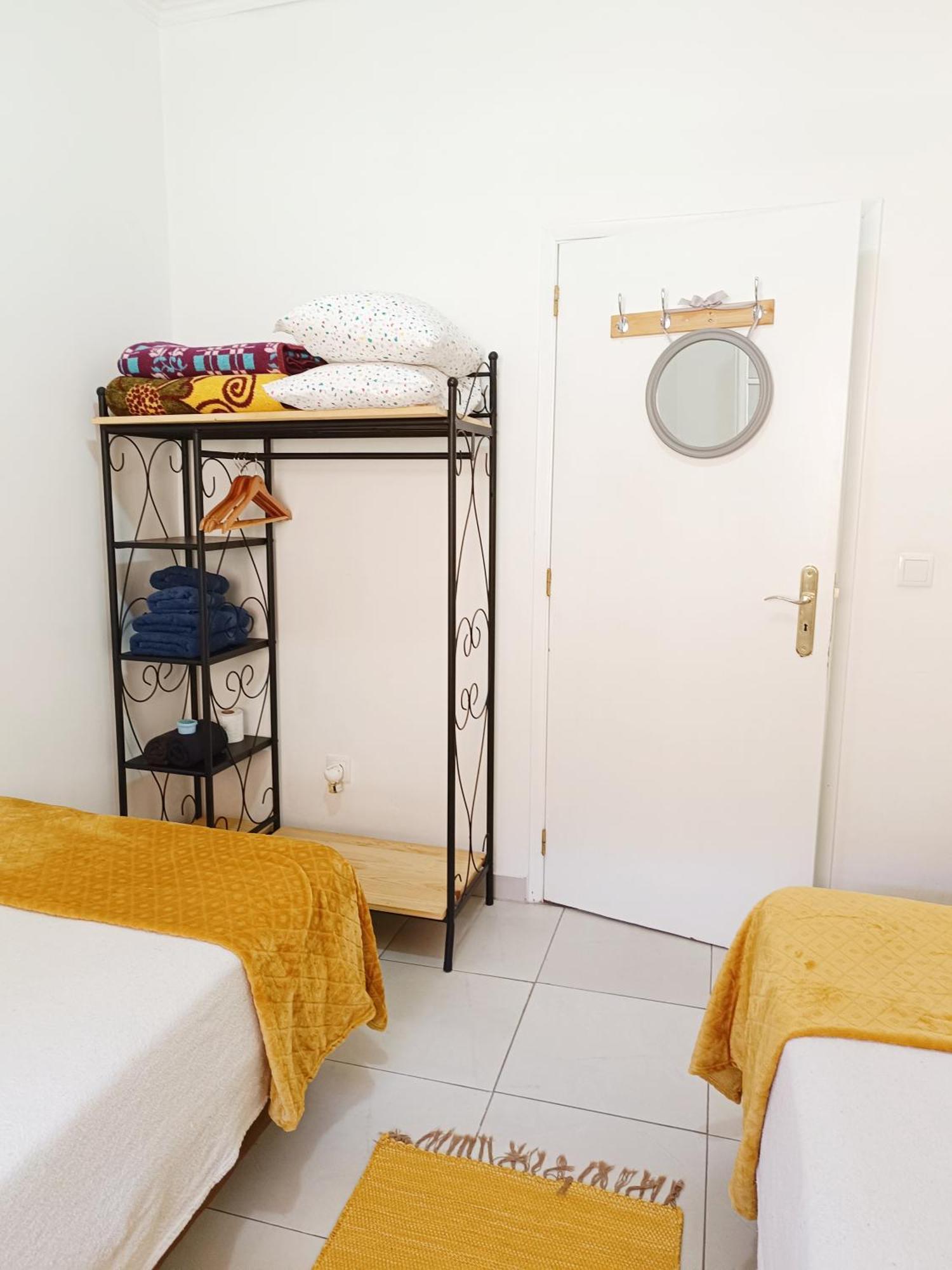 Home & Flower - Private Bedrooms Funchal Bagian luar foto