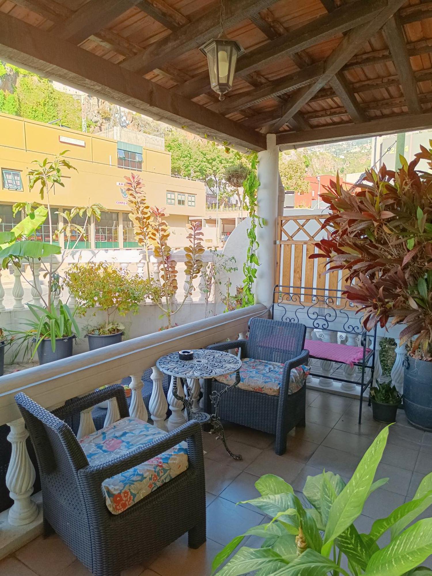 Home & Flower - Private Bedrooms Funchal Bagian luar foto