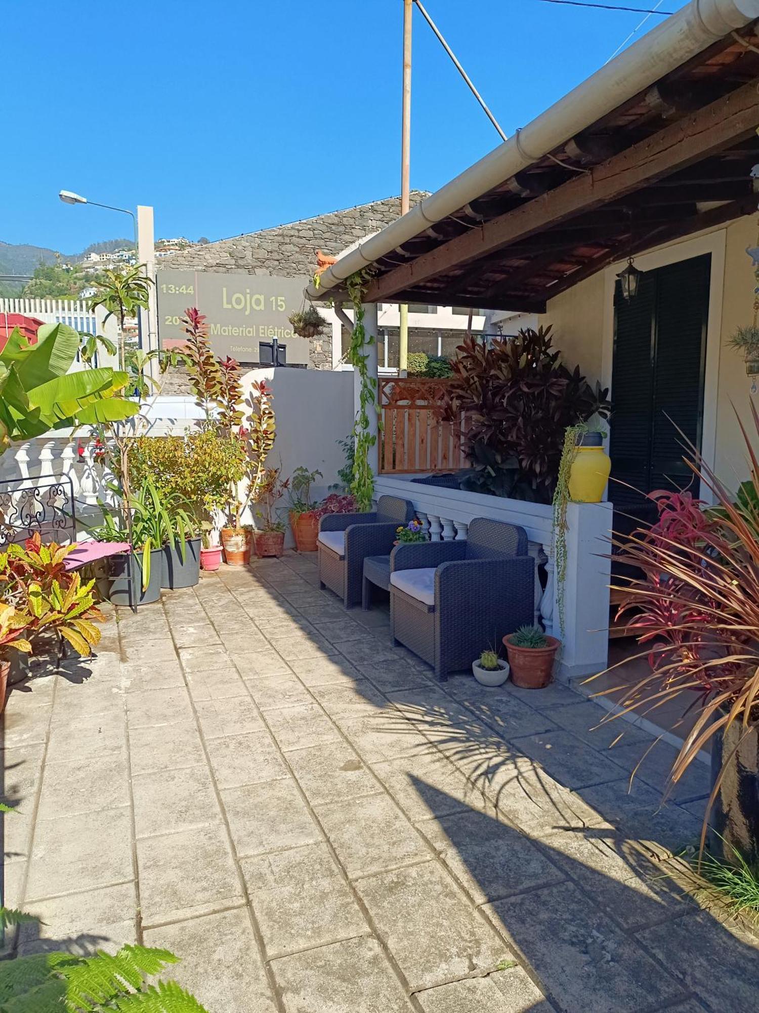 Home & Flower - Private Bedrooms Funchal Bagian luar foto