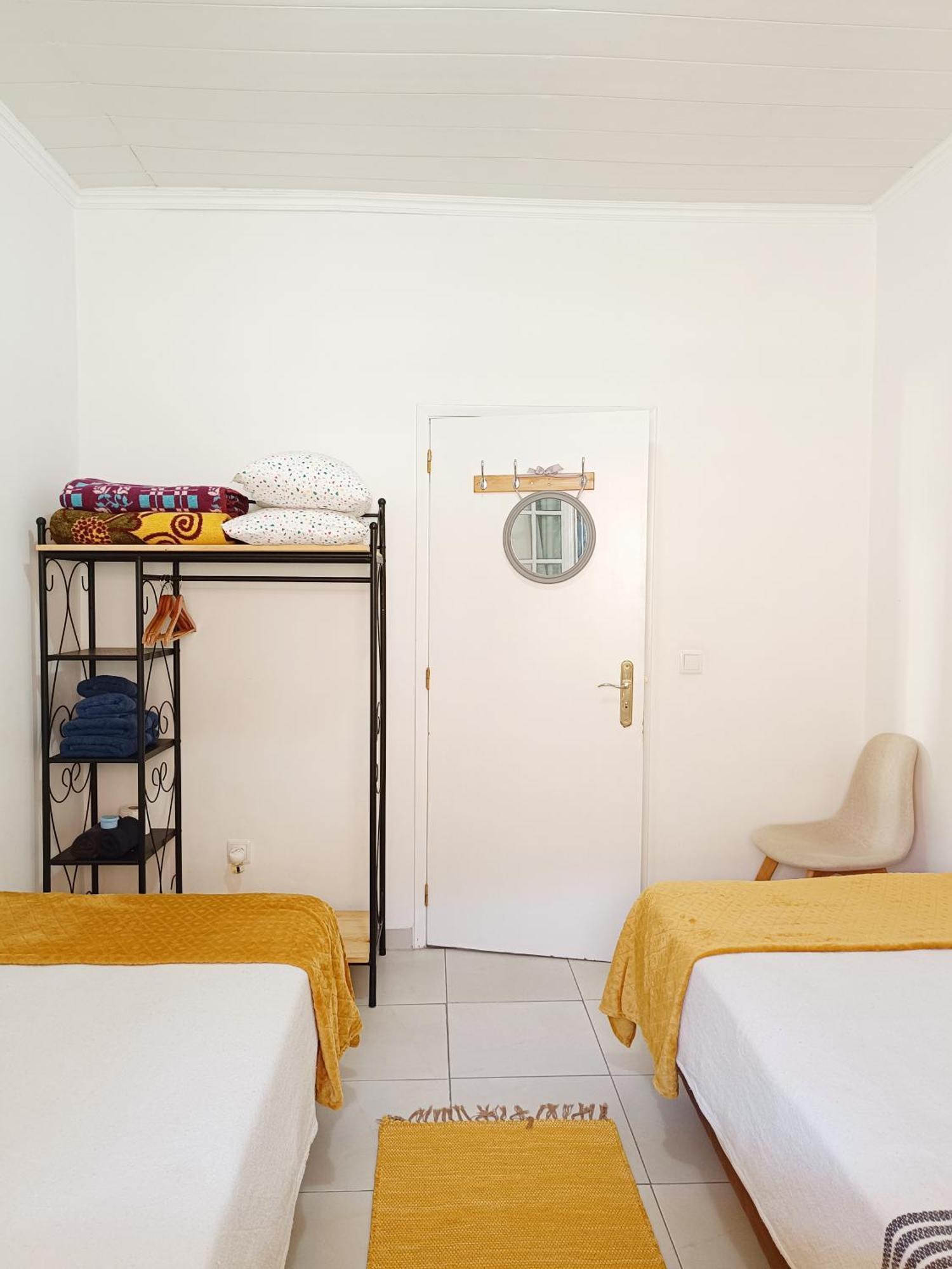 Home & Flower - Private Bedrooms Funchal Ruang foto