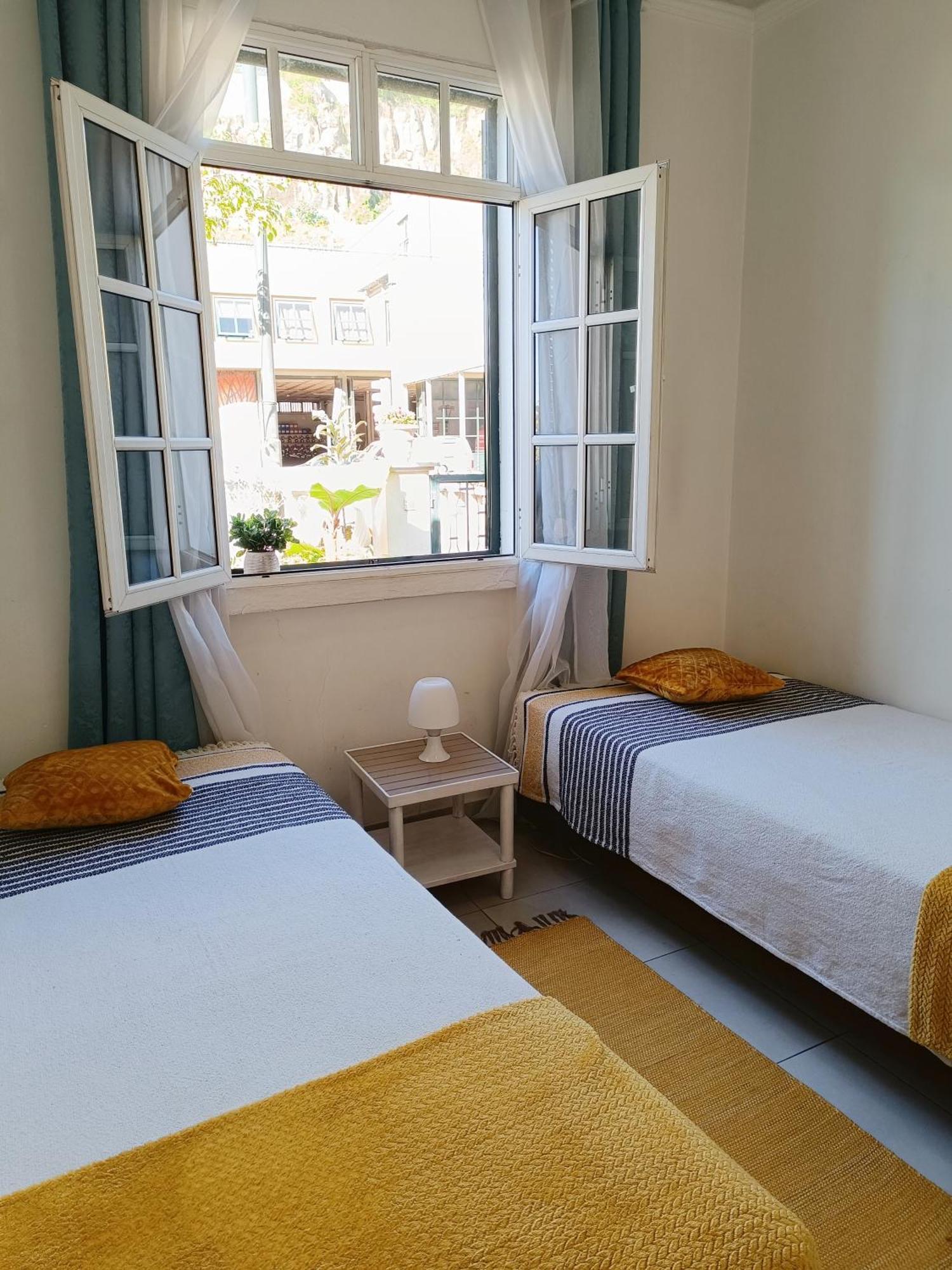 Home & Flower - Private Bedrooms Funchal Ruang foto